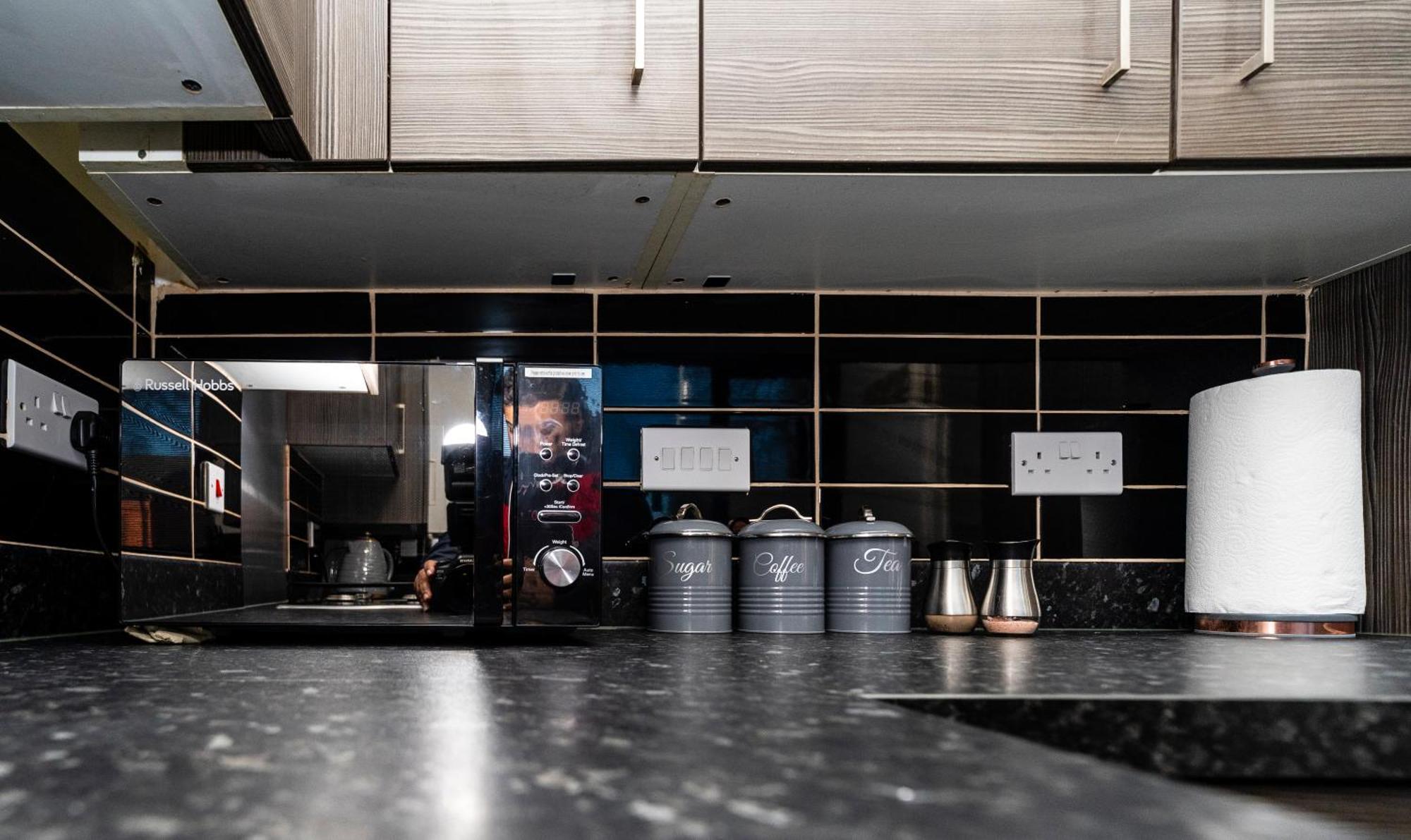 Specious Modern 3-bed House Near Centre Reading